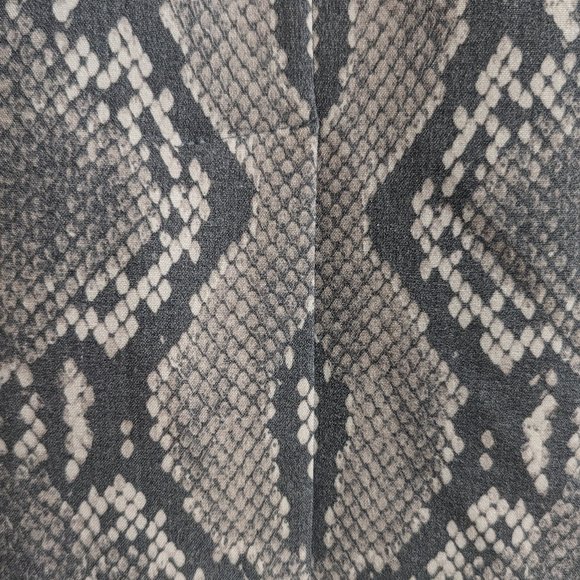 Calvin Klein Sheath Dress - Snakeskin Sleek Belt Silver Grey Fitted Slit Size 6 - Picture 11 of 15